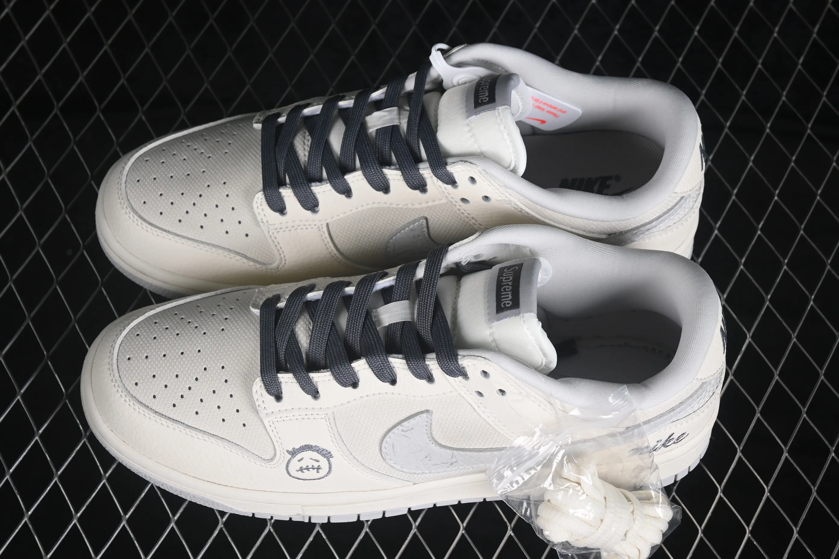 All categories Nk SB Dunk Series Nk SB Dunk Low High-end customized low-top sneakers Nike SB Dunk Low High-end customized low-top casual sneakers DS6608-026